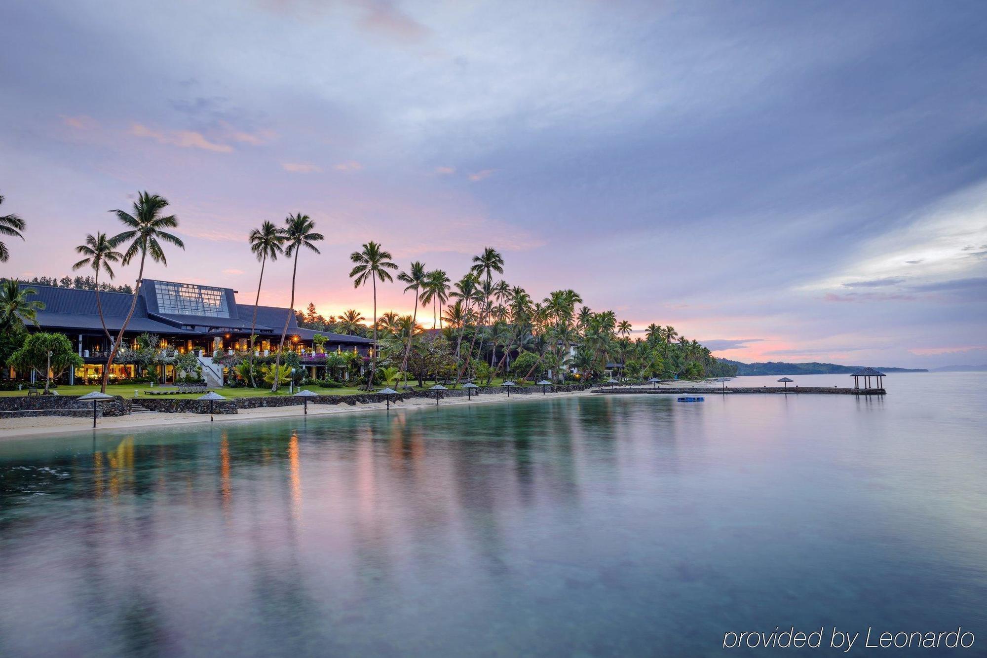 더 워릭 피지 코로레부 외부 사진 Sunset at the Sheraton Resort