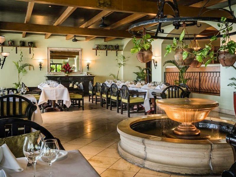 더 워릭 피지 코로레부 외부 사진 Restaurant